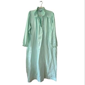 Jilandre VINTAGE Robe Mint Satin Feel Long  Nightgown Size Medium (Roomy*)